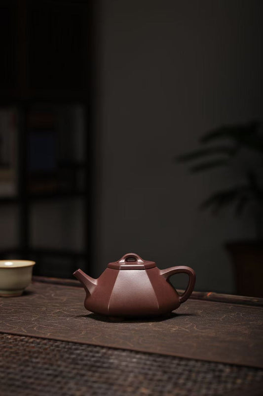 Six-sided Stone Ladle No. 4 Well Deep Bottom Clear Handmade Zisha Teapot 320cc