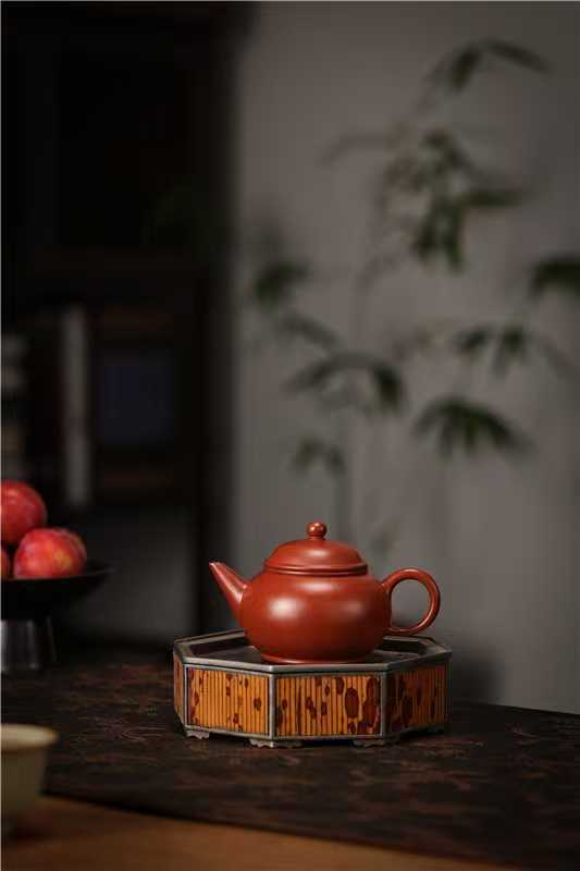 Da Hong Pao horizontal teapot - Handmade Yixing clay teapot 180cc